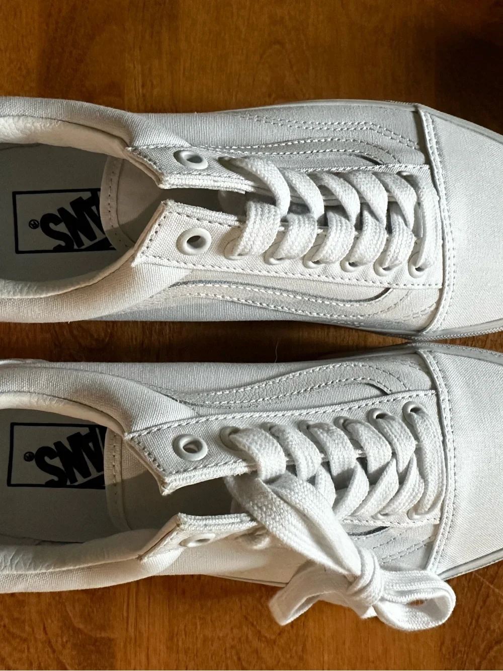 Vans Old Skool white platform sneakers BRAND NEW NEVER WORN SIZE 9.5 Women’s